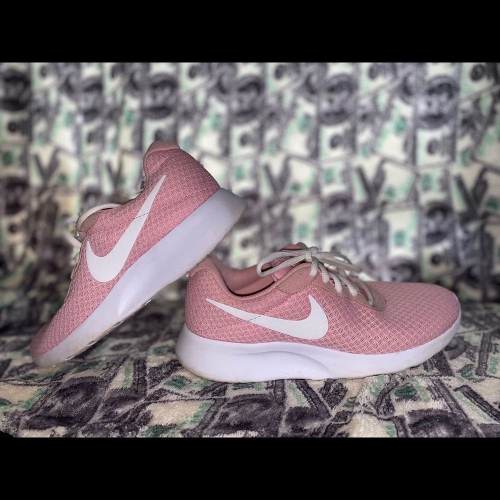 COPY - Nike Tanjuns